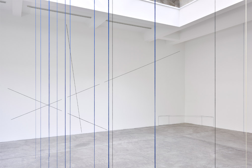 Exhibition view: Fred Sandback-Le Fil d’Occam, Galerie Marian Goodman-Paris, 2018
