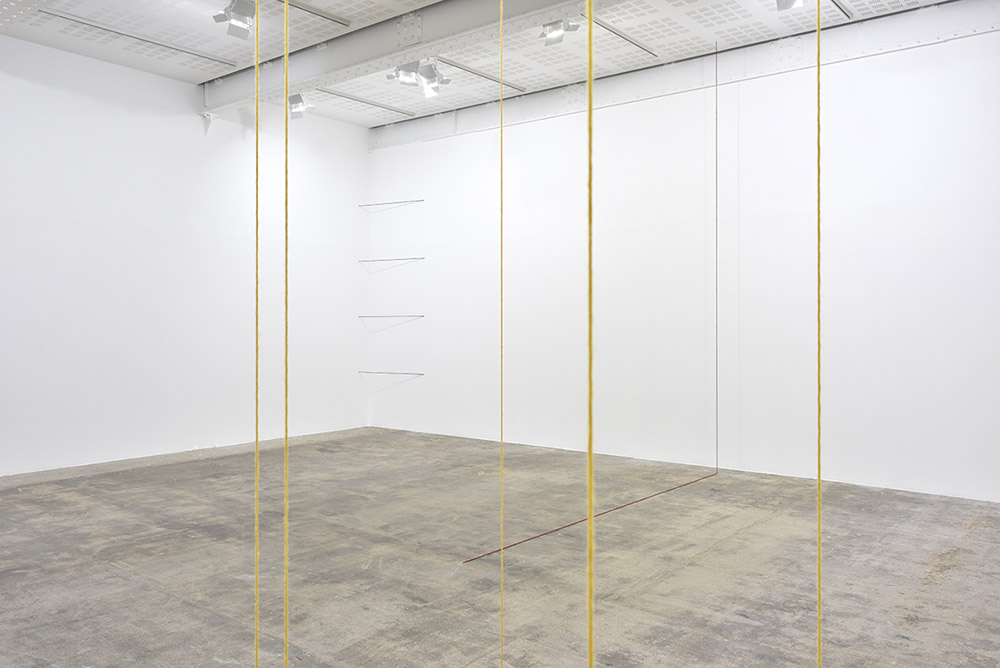Exhibition view: Fred Sandback-Le Fil d’Occam, Galerie Marian Goodman-Paris, 2018