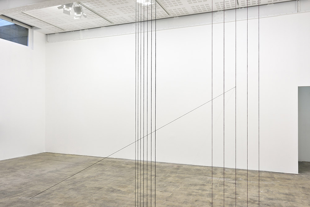 Exhibition view: Fred Sandback-Le Fil d’Occam, Galerie Marian Goodman-Paris, 2018