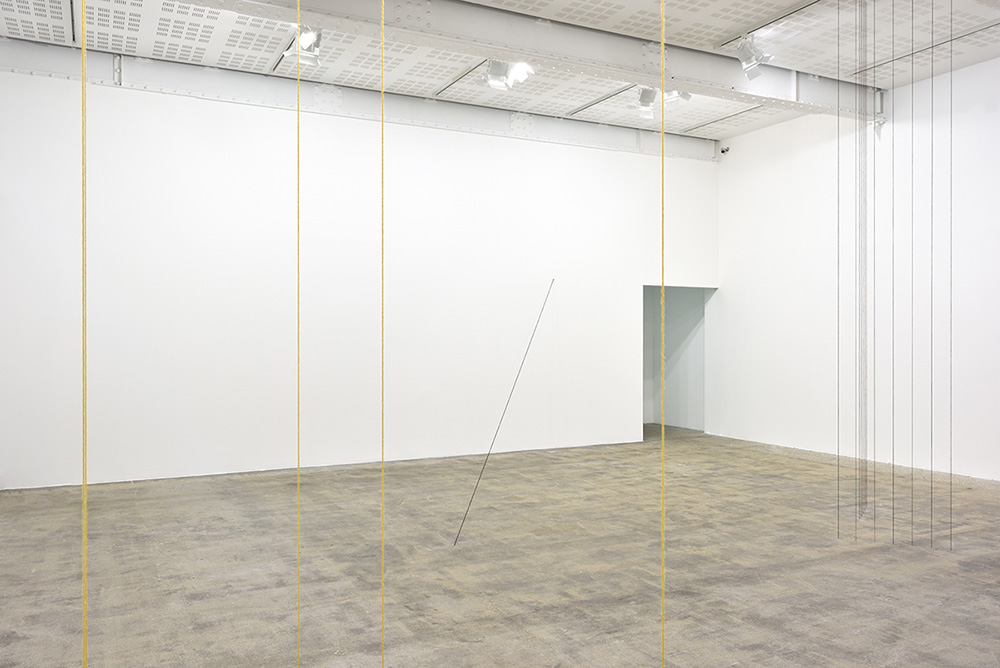 Exhibition view: Fred Sandback-Le Fil d’Occam, Galerie Marian Goodman-Paris, 2018