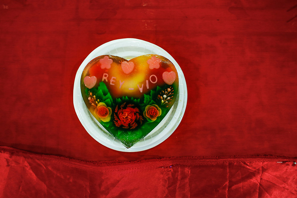Rebecca Sampson, from the series “Apples for Sale”, 2016-17 © Rebecca Sampson, Courtesy the artist and Foam