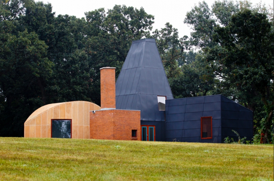Frank Gehry (28/2/1929- )