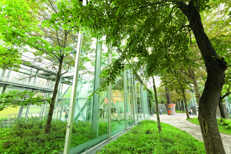 Jean Nouvel (12/8/45- )