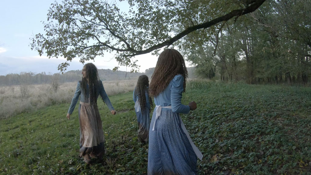 Lizzie Fitch and Ryan Trecartin, Plot Front (Production Still), 2019, © Lizzie Fitch and Ryan Trecartin, Courtesy the artists, Photo: Fitch Trecartin Studio