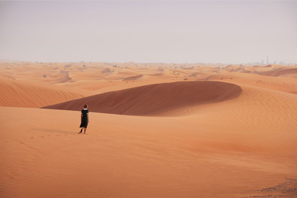 Isaac Julien, Emerald City / Capital (Playtime), 2013, © Isaac Julien, Photo Courtesy the artist, Victoria Miro Gallery-London and Metro Pictures-New York