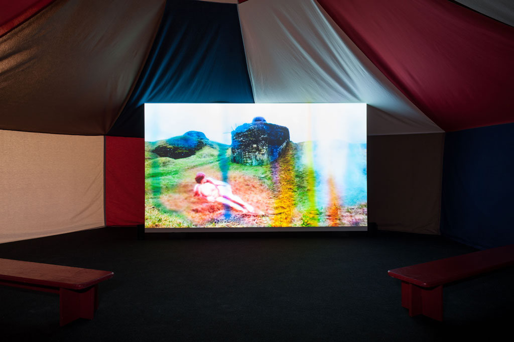 Pauline Curnier Jardin, Blutbad Parade, 2014, Film, Installation view in Fußnoten eines Krieges-Kulturtage Festival, 2014, Photo: Oumeya El Ouadie, Courtesy of the artist