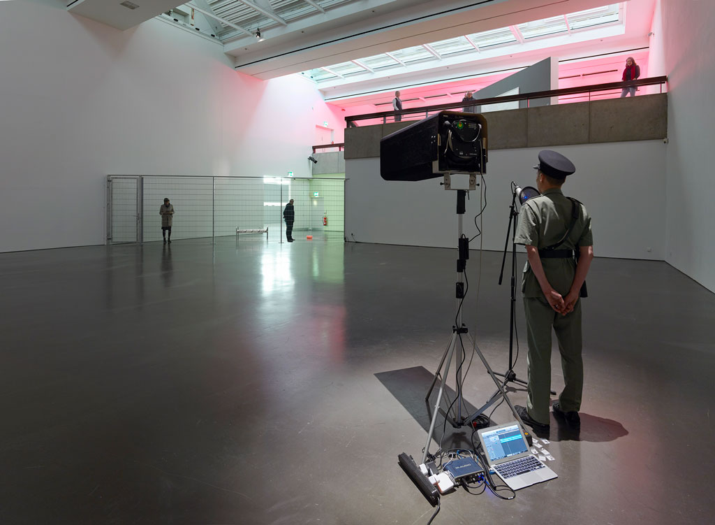 Samson Young, A dark theme keeps me here, I’ll make a broken music, 2016/2017, Site specific installation, variable dimensions, Installation view at Kunsthalle Düsseldorf, 2016/2017, Photo: Simon Vogel, Courtesy: the artist; Galerie Gisela Capitain-Cologne & Edouard Malingue Gallery-Hong Kong/Shanghai