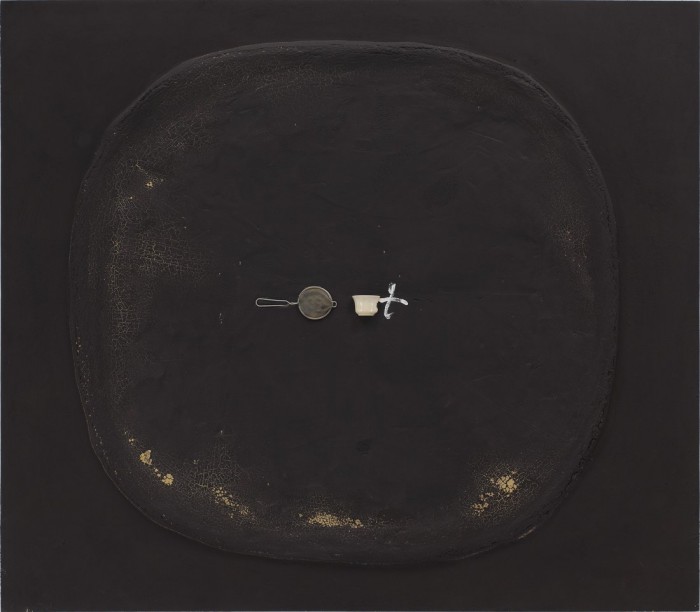 Antoni Tàpies, Colador i Tassa, 1998, mixed media and assemblage on wood, 174.9 cm x 200 cm, © Fundació Antoni Tàpies / Artists Rights Society (ARS), New York / VEGAP, Madrid