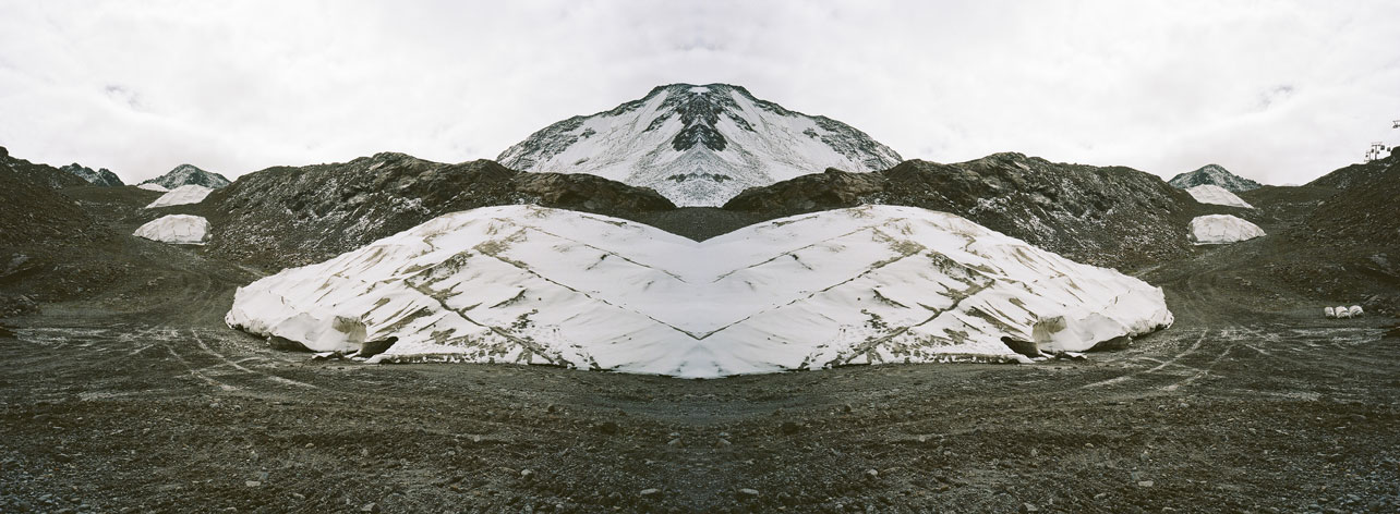 Catherine Ludwig, Snow Farming am Weisseeferner / Gepatschgletscher, 2018, C-Print, 40 x 18 cm, framed, unique, courtesy of the artist