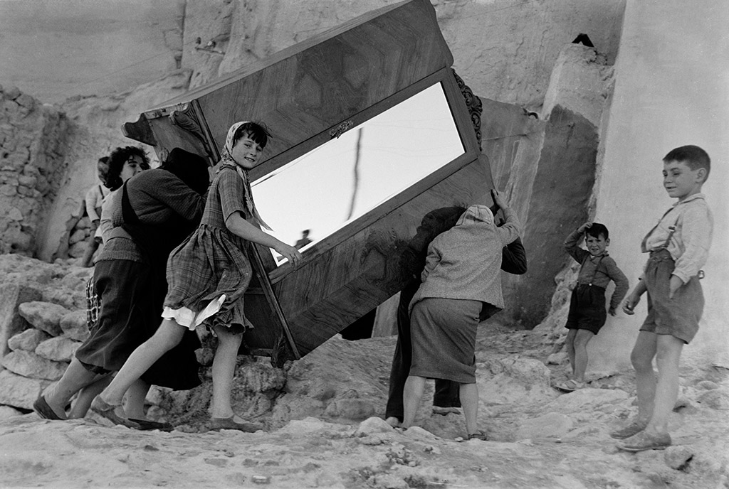 Carlos Pérez Siquier, La Chanca, Almería, 1958, Later copy, silver gelatin print, 35x24 cm., © Carlos Pérez Siquier