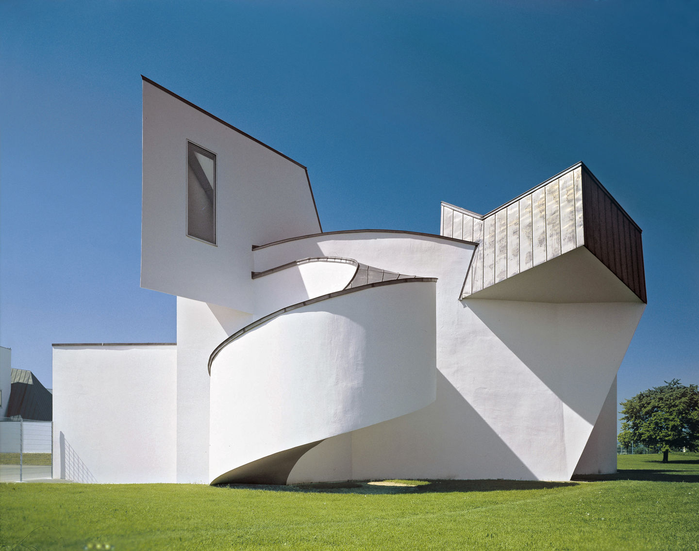 Two Shows for Frank Gehry, as His Vuitton Foundation Opens - The