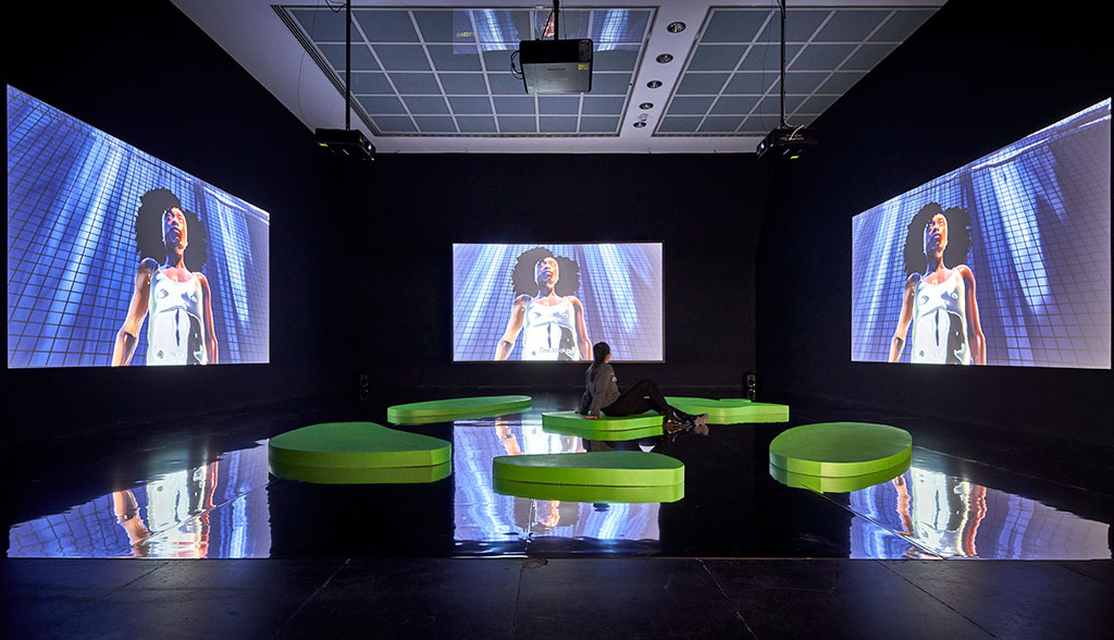 Keiken + George Jasper Stone, Feel My Metaverse, 2019, Exhibition View Frankfurter Kunstverein 2020, Photo: Norbert Miguletz, © Frankfurter Kunstverein!