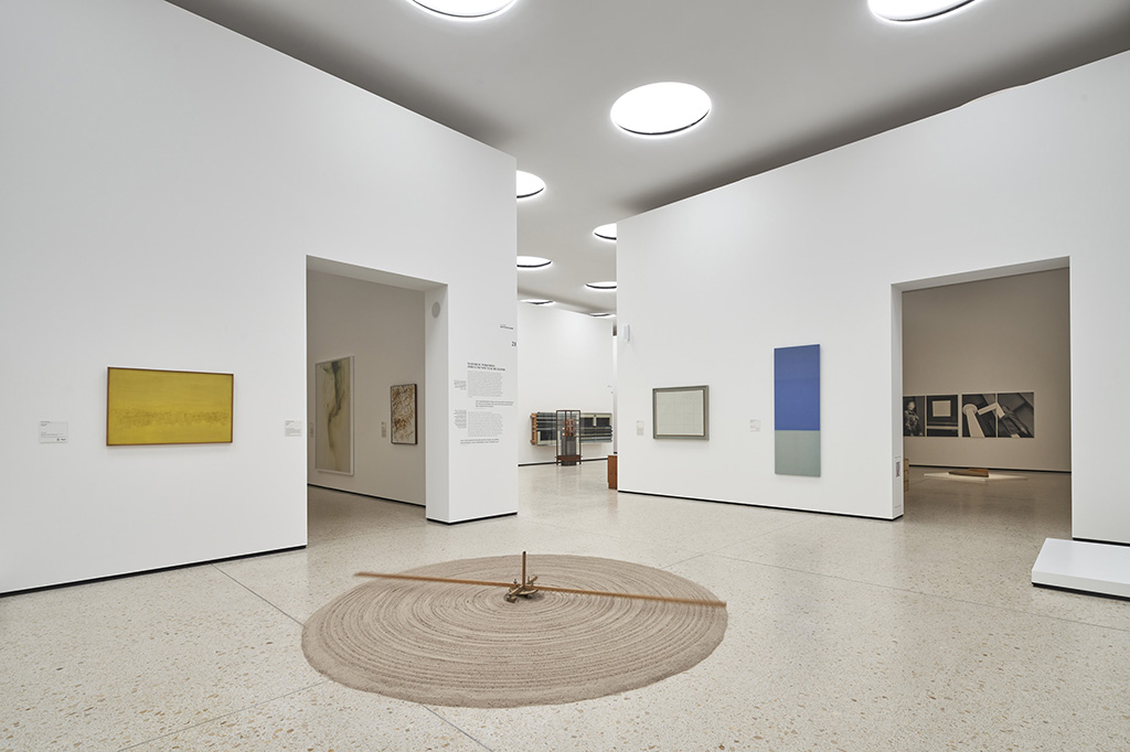 Back to the Present: New Perspectives, New Works –The Collection from 1945 to Today,Exhibition view, Städel Museum, 2020, Photo: Städel Museum - Norbert Miguletz