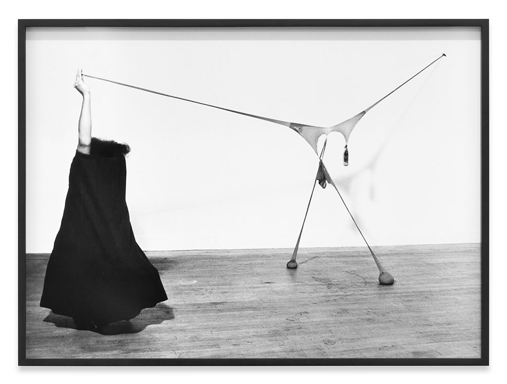Senga Nengudi, Studio performance with R.S.V.P., 1976, © Senga Nengudi, Photo: Ken Peterson