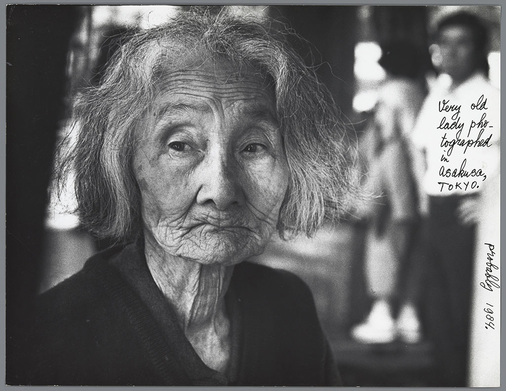 Ed van der Elsken, Portrait of an old woman in Japan, with lettering in black felt-tip pen, 1984, Gelatin silver print, Collection Rijksmuseum-Amsterdam, ©Ed van der Elsken