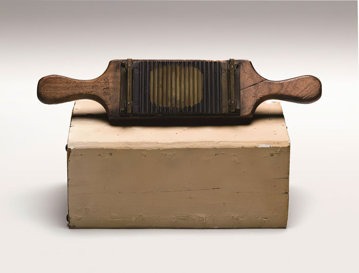 Nam June Paik, First Portable TV, 1973, wooden bakeware, ink, 7.5×32×2cm, Courtesy Nam June Paik Art Center
