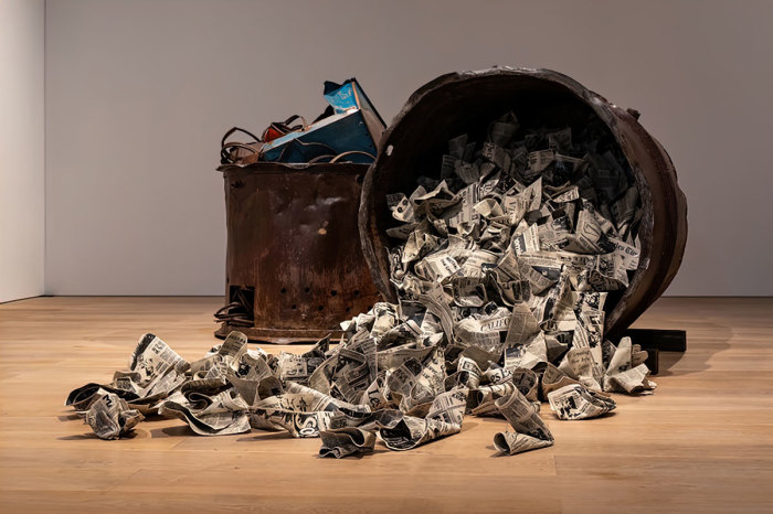 Mishima Kimiyo, Work 21-A, 2021, Silkscreen on ceramic, iron, Dimensions variable, Installation view: Another Energy: Power to Continue Challenging – 16 Women Artists from around the World, Mori Art Museum, Tokyo, 2021, Photo: Furukawa Yuya, Photo courtesy: Mori Art Museum, Tokyo