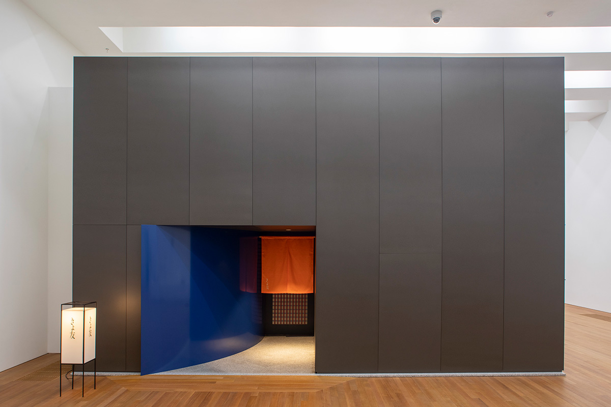 Kuramata Shiro, Kiyotomo sushi bar, 1988, Japanese cedar-veneered wood, steel, fabric, granite, glass, and acrylic, Purchase with partial gift of Richard Schlagman, 2014 © Kuramata Design Studio