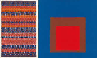 Left: Anni Albers, Red and Blue LayersRed and Blue Layers, 1954. The Josef and Anni Albers Foundation © 2021 The Josef and Anni AlbersFoundation/Artists Rights Society (ARS), New York/ADAGP, Paris 2021. Right: Josef Albers, Homage to the Square: On Near Sky, 1963, huile sur Masonite, 121,9 x 121,9 cm. The Metropolitan Museum of Art, New York © The Metropolitan Museum of Art, Dist. RMN-Grand Palais / image of the MMA© 2021 The Josef and Anni Albers Foundation/Artists Rights Society (ARS), New York/ADAGP, Paris 2021