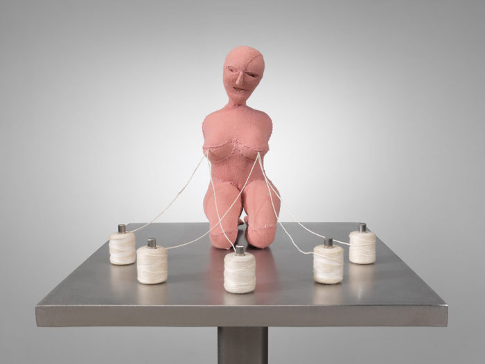 Louise Bourgeois, The Good Mother (detail), 2003, Fabric, thread, stainless steel, wood and glass, 109.2x 45.7 x 38.1cm, The Easton Foundation/VG Bild-Kunst, Bonn 2021, Photo: Christopher Burke