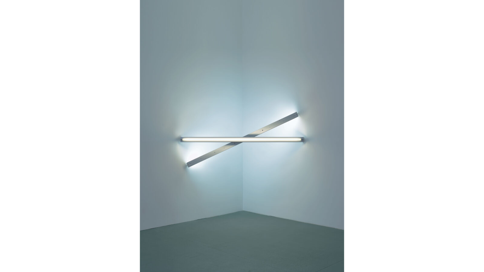 Exhibition view: Dan Flavin, Epiphanies, Collection Lambert, Avignon, 2022, © ADAGP, Paris 2022 / photo / David Giancatarina