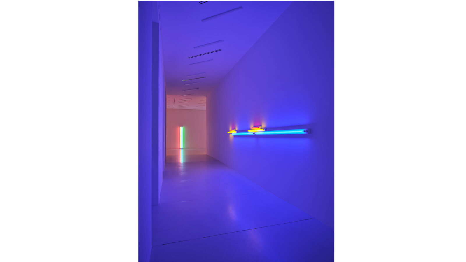 Exhibition view: Dan Flavin, Epiphanies, Collection Lambert, Avignon, 2022, © ADAGP, Paris 2022 / photo / David Giancatarina