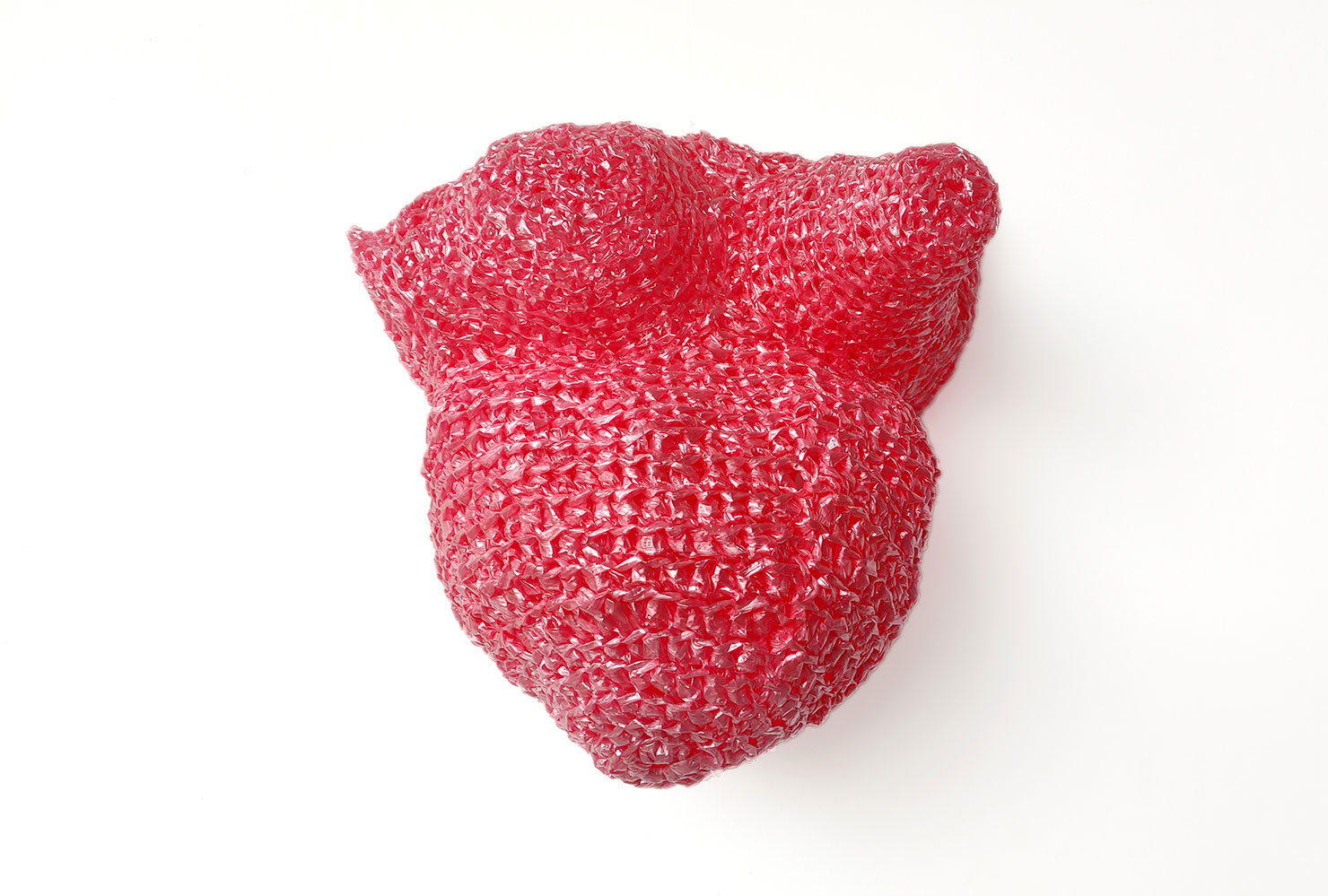 Vivi, Perisinaki, Nursh Me, 2022, Plastic yarn, paper, metal wire, Dimension Variable