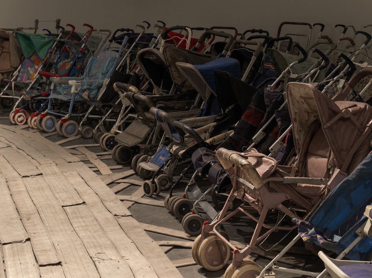 Nari Ward, Amazing Grace, 1993, mixed media installation, variable dimensions, Private collection, © Nari Ward, Courtesy the artist
