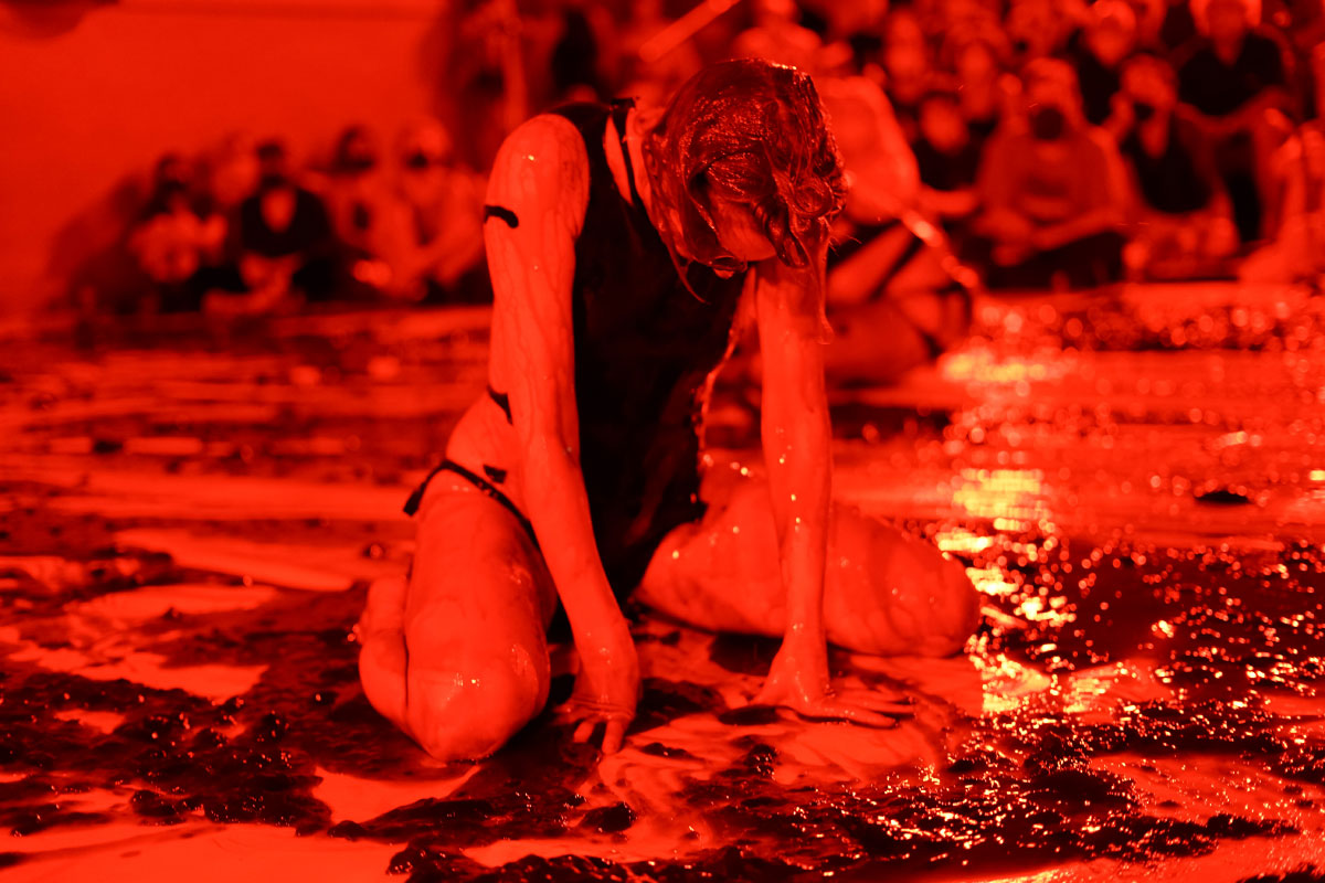 FIEBRE , 2021. Tamara Alegre, Lydia Östberg Diakité, Marie Ursin, Nunu Flashdem. MUMOK, Impulstanz Festival, Vienna. Photo: Klara Utke