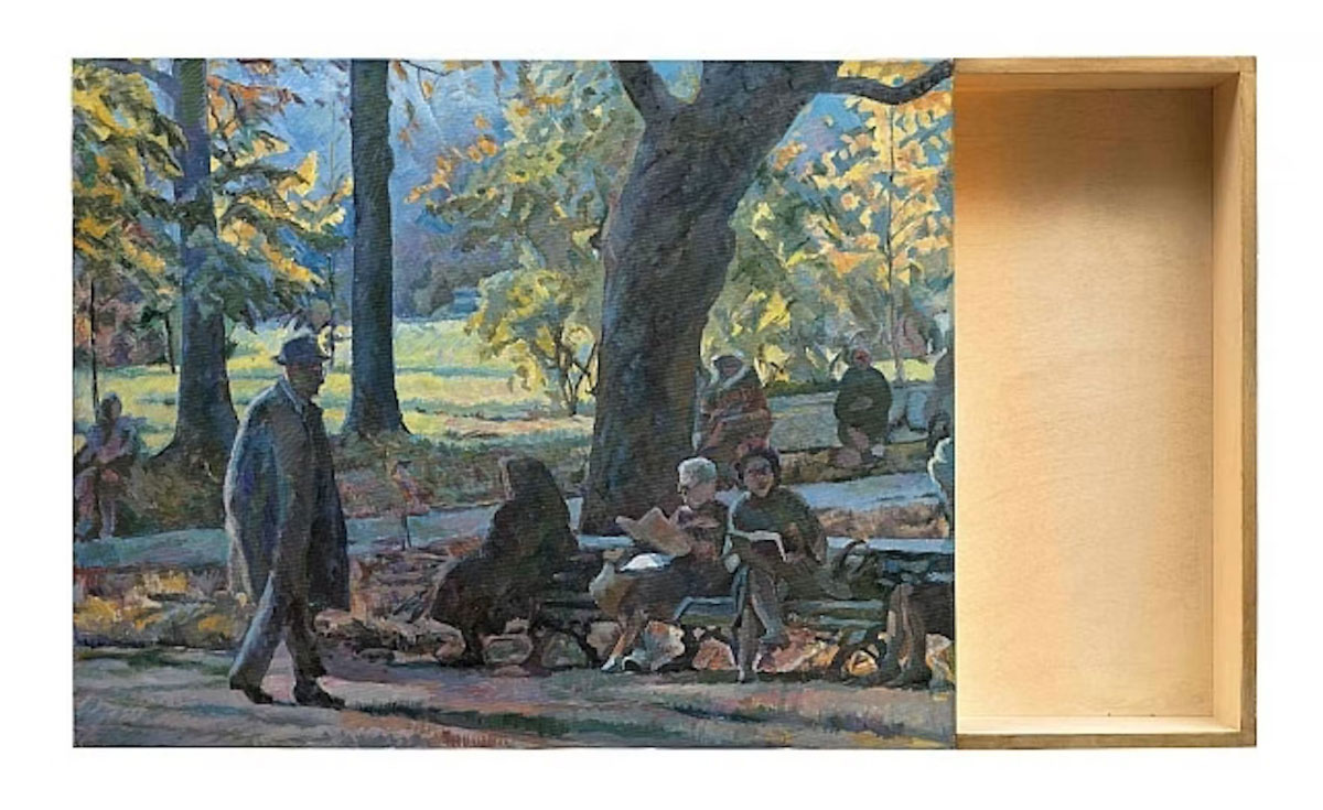 Ilya & Emilia Kabakov, Charles Rosenthal, Im Park 1930, 1998, Oil on canvas, wooden box, lamp, 77 x 132.2 x 16.4 cm, Collection: Courtesy Thaddaeus Ropac gallery, London • Paris • Salzburg• Seul