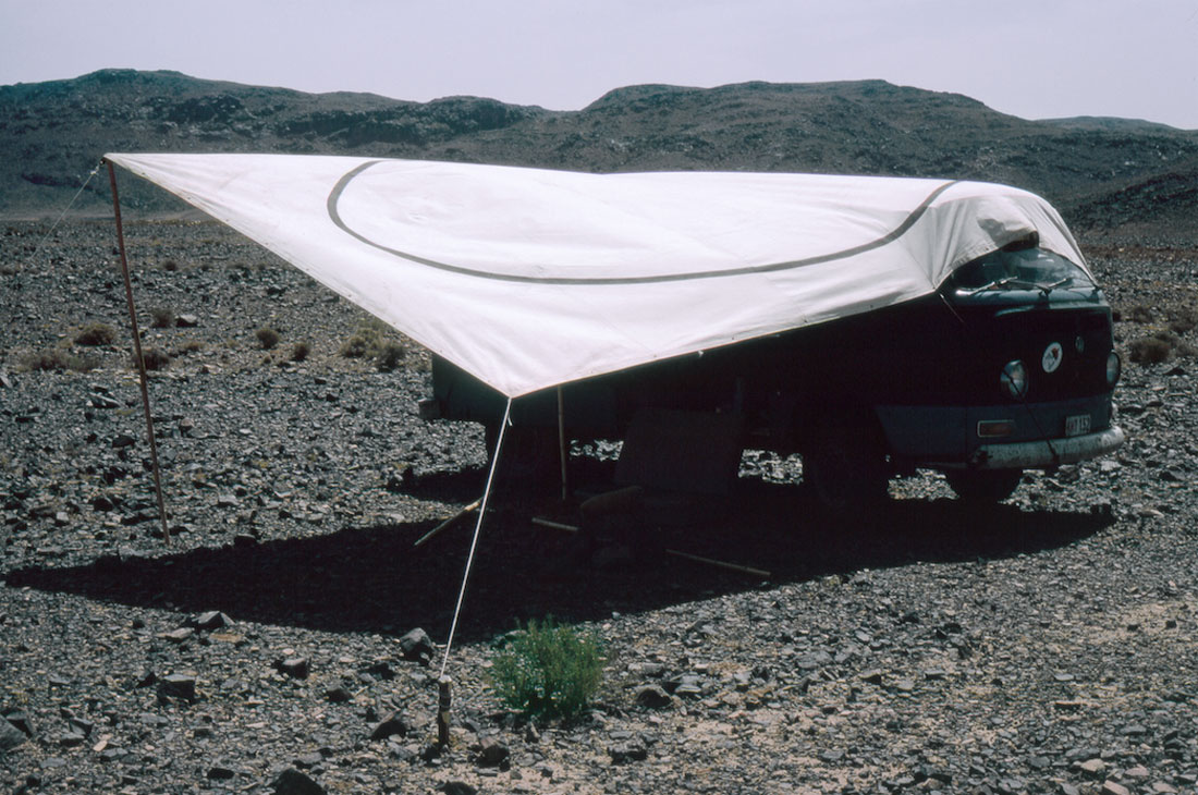 Philippe Van Snick, Sailcloth with ellipse, 1975, Courtesy Philippe Van Snick Estate