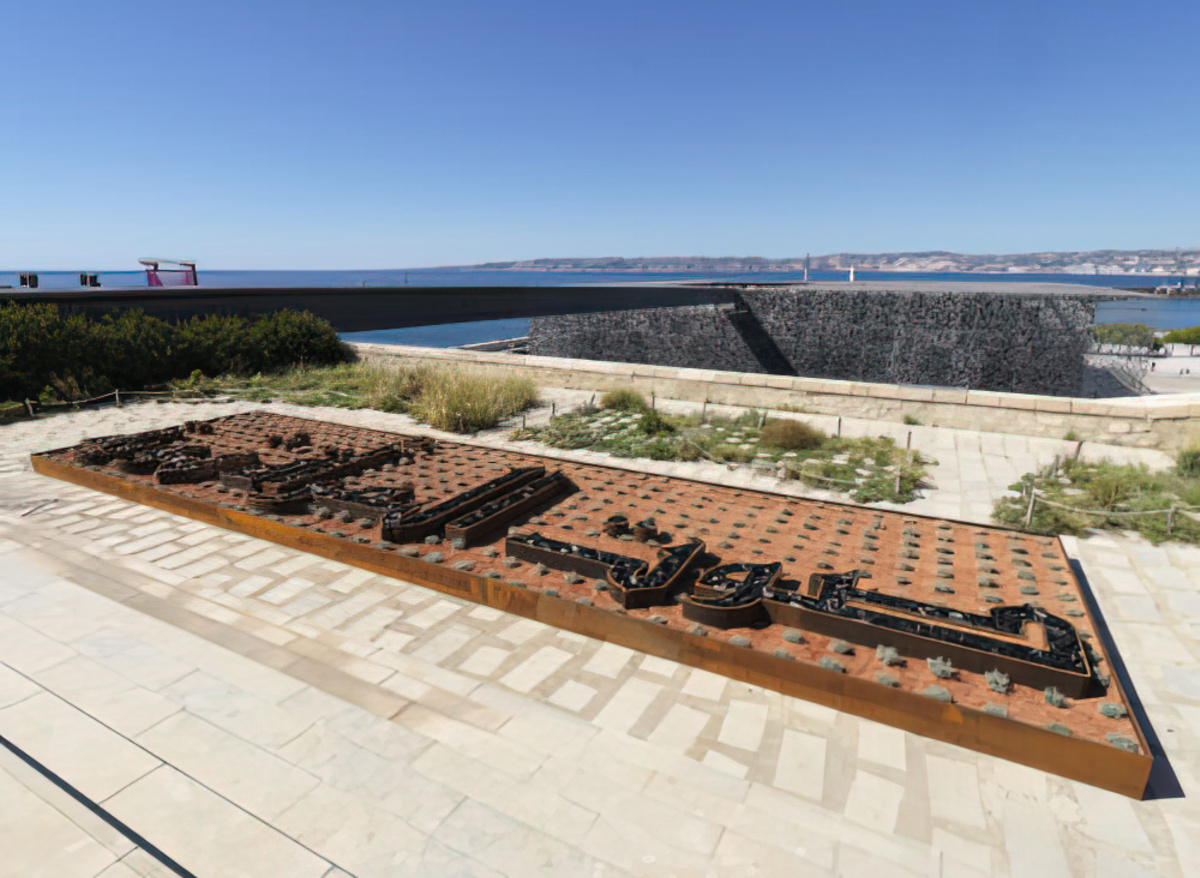 Ghada Amer, A Woman’s Voice Is Revolution, Mucem, 2022 © Ghada Amer; photo: Mucem / Yves Inchierman