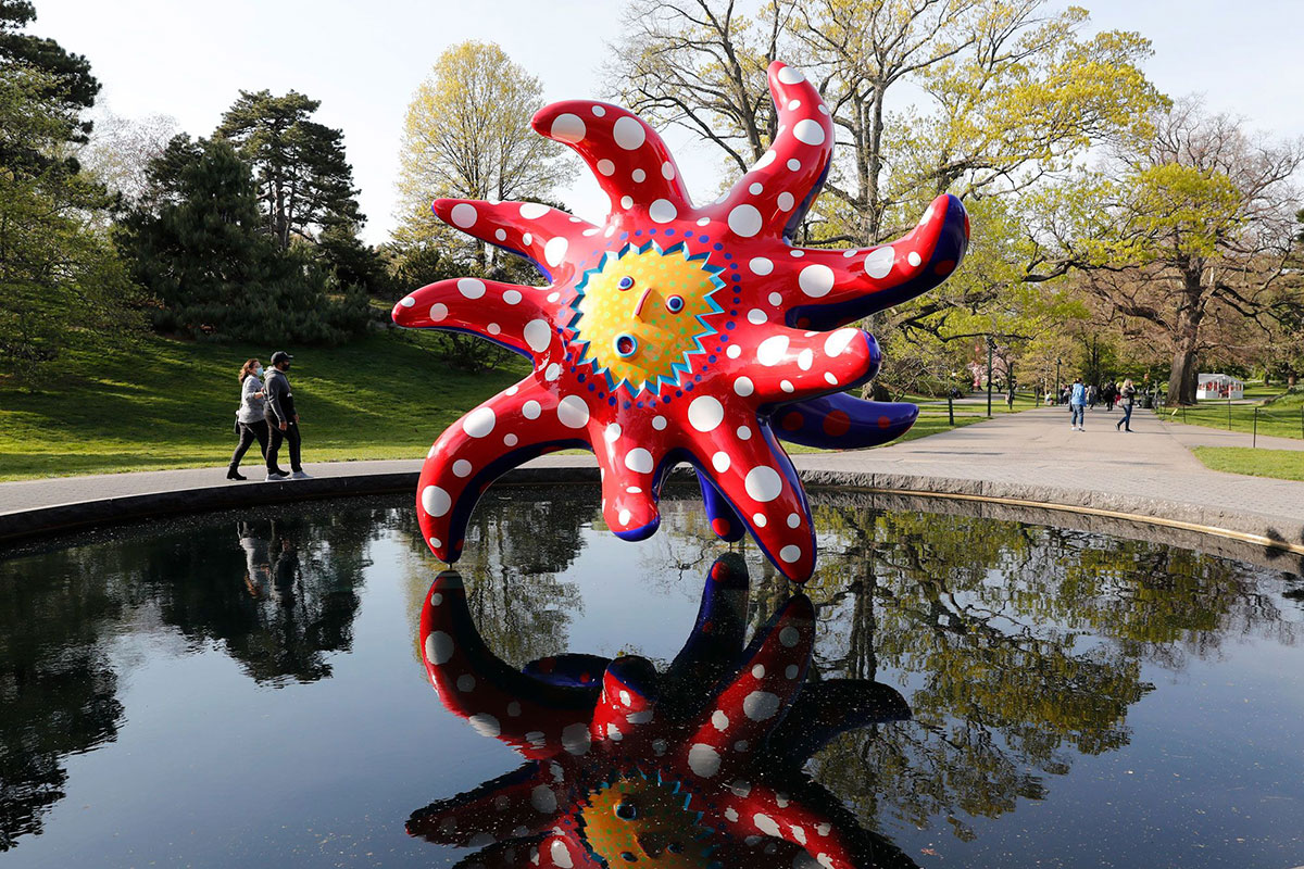 Kusama's I Want to Fly to the Universe (2020) on display during KUSAMA: Cosmic Nature at New York Botanical Garden. Photo by Liao Pan/China News Service via Getty Images