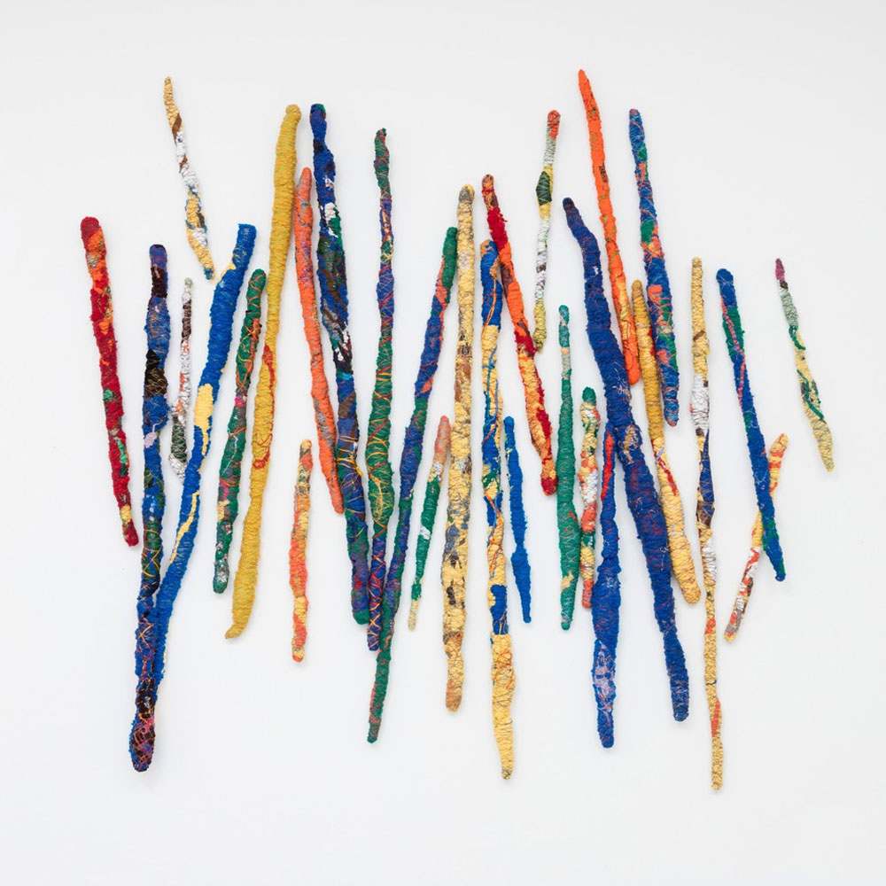 Sheila Hicks, Pigment Sticks, 2014-2015, Photo: Andrea Rossetti, Courtesy Ursula Hauser Collection, Switzerland