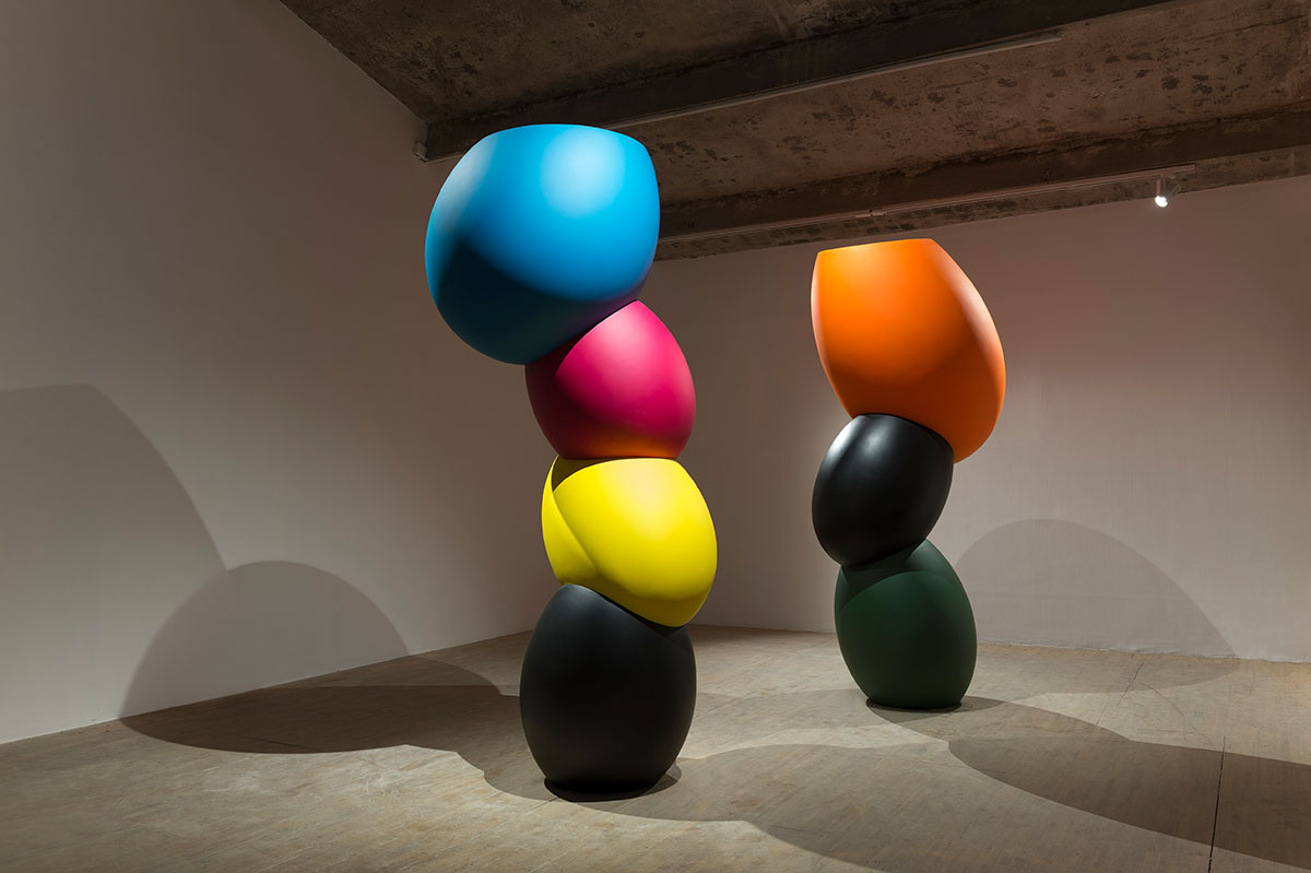 Left: Tobias Rehberger, Hysteric Mother without Child, 2022, Stainless steel, varnish, 103.9 x 117.4 x 267.7 cm, © Tobias RehbergerRight: Tobias Rehberger, Deadpan Mother without Child, 2022, Stainless steel, varnish, 117.7 x 103.4 x 255 cm, © Tobias Rehberger Installation view Galleria Continua-Beijing, 2023, Courtesy: the artist and GALLERIA CONTINUA, Photo by: Dong Lin