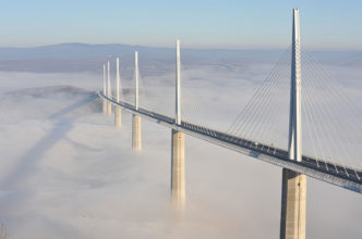 Foster + Partners, le Viaduc de Millau, Millau (France), 1993-2004, Photo : © Ben Johnson