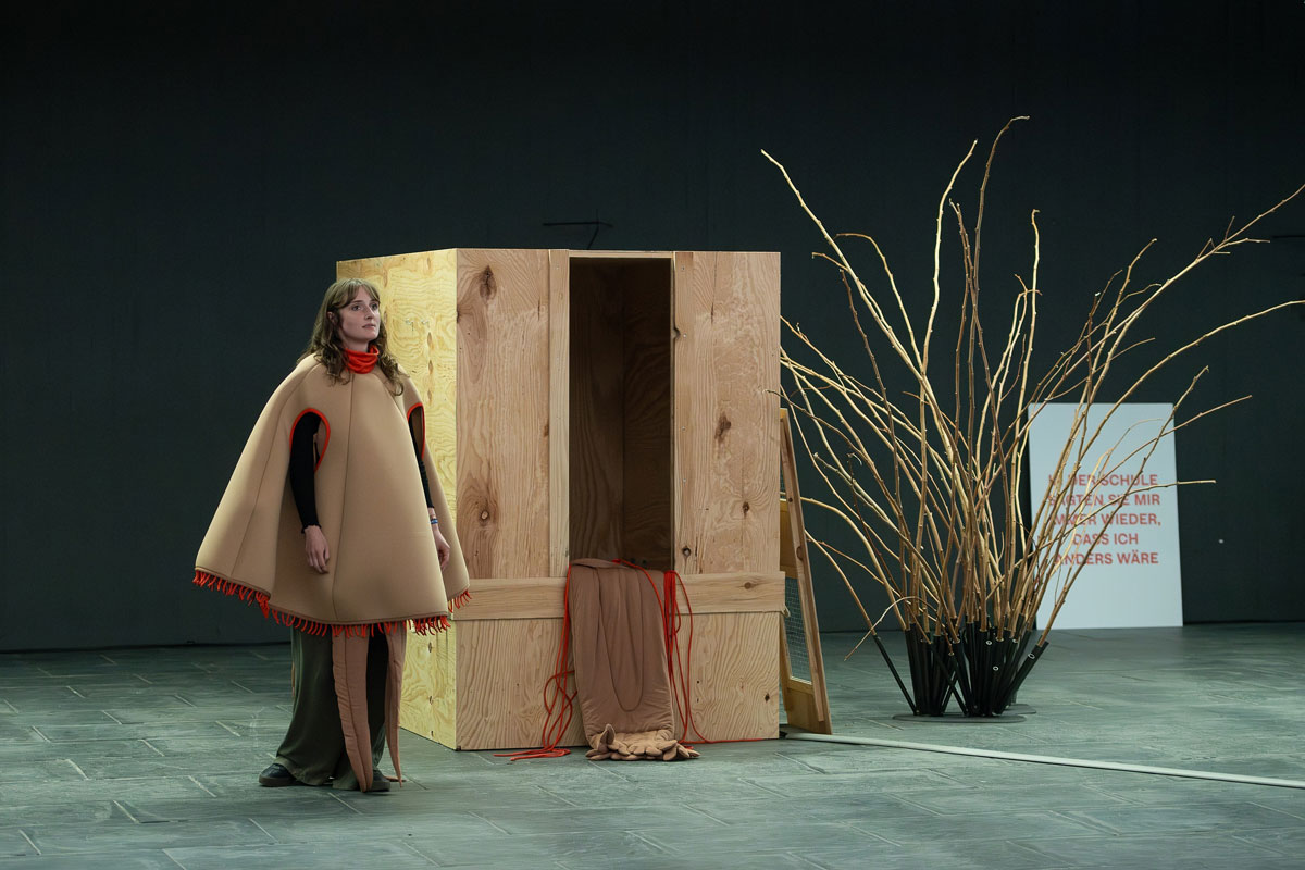 Eva Kotatkova, My Body Is Not An Island, Duisburg 2023, © Eva Kotatkova, Courtesy Katja Illner Urbane Künste Ruhr
