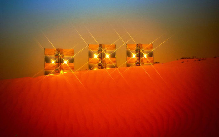 Heinz Mack, light reflectors in the Wahiba Desert, 1997, Oman Photo: Heinz Mack © VG Bild-Kunst, Bonn, 2023