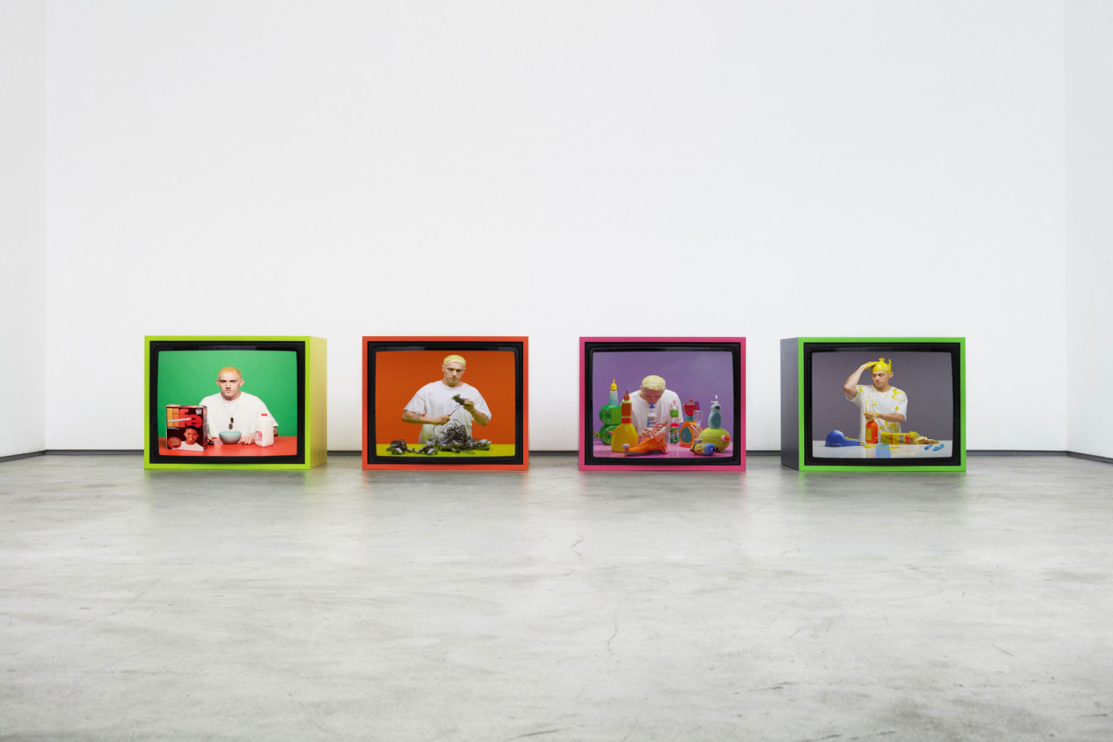 Alex Da Corte, THƎ SUPƎRMAN 2017, Video (color/sound), CRT monitor, media player, hardware, birch, laminate, casters Duration 26 minutes, 45 seconds, © Alex Da Corte, Courtesy the artist and Matthew Marks Gallery