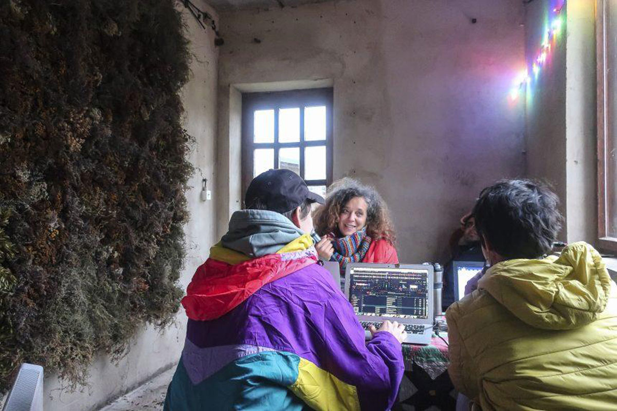 Radio Kal, knowbotiq & Promona Sengupta, Knotweed Frequenies at Darkish Matter Radio Studio Jeetze, 2021