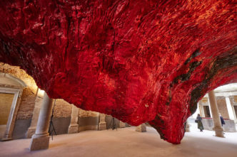 Anish Kapoor, Untrue Unreal, Installation view Fondazione Palazzo Strozzi- Firenze, 2023-2024, Photo: Dave Morgan. © Anish Kapoor. All rights reserved SIAE, 2023, Courtesy the artist and Fondazione Palazzo Strozzi
