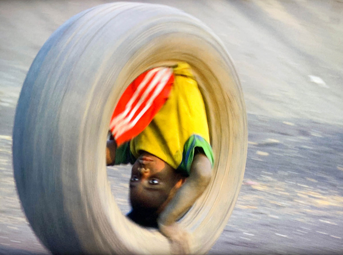 Francis Alÿs-Children’s Games