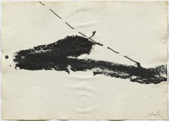 Antoni Tàpies, Pinzellada-paisatge, 1979, Paint and wax crayon on wrapping paper, 36 x 51 cm, Private Collection, Barcelona, © Comissió Tàpies / Vegap. De la fotografia: FotoGasull