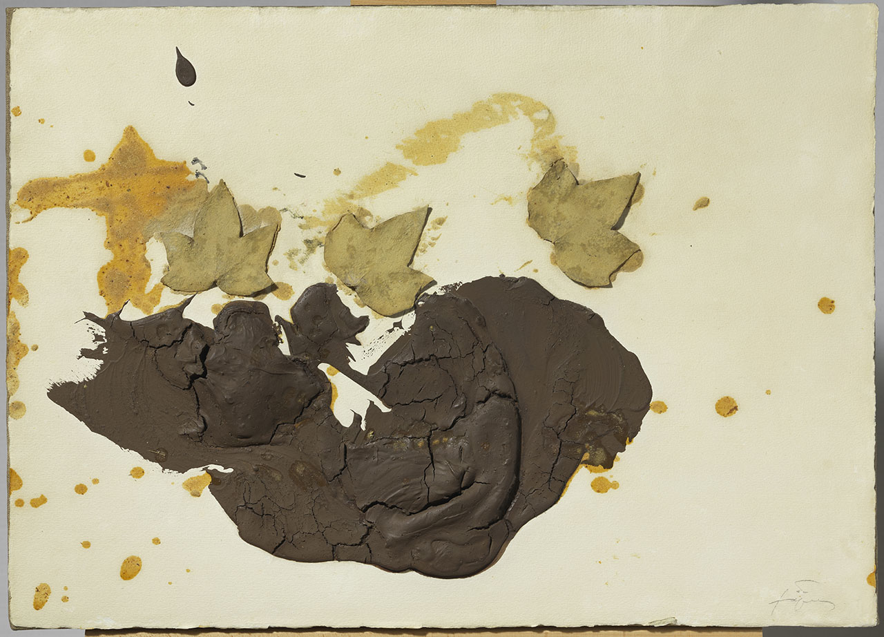Antoni Tàpies, Tres fulles, 199, Paint, varnish and collage on paper glued on canvas, 51 x 70,5 cm , Private Collection, Barcelona, © Comissió Tàpies / Vegap. De la fotografia: FotoGasull
