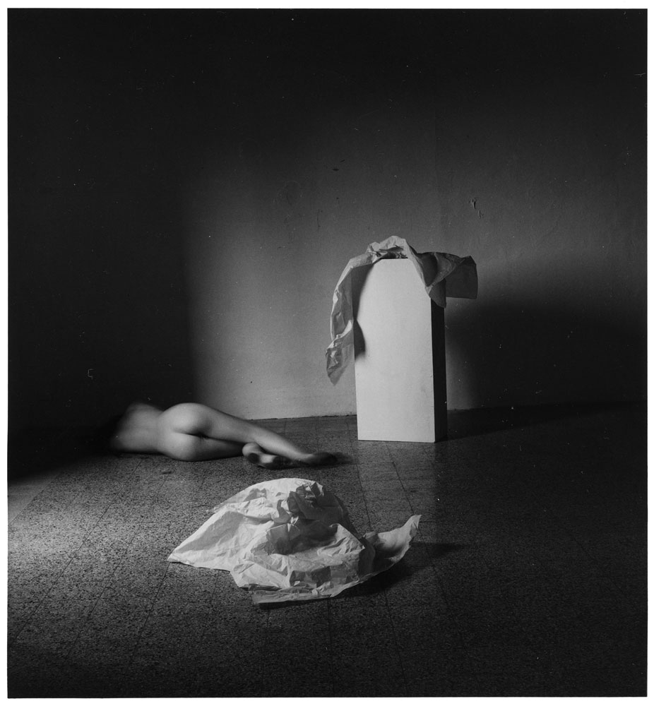 Francesca Woodman, Untitled, c. 1977–78, Lifetime gelatin silver print, 10 3/8 x 9 1/8 inches (26.4 x 23.2 cm), © Woodman Family Foundation / Artists Rights Society (ARS), New York, © the artist, Courtesy Gagosian and The Woodman Family Foundation