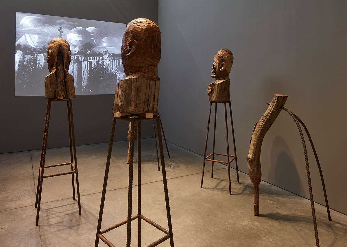 Kader Attia, J’Accuse, 2016, © VG Bild-Kunst, Bonn 2024, Courtesy the artist and Galerie Nagel Draxler Berlin/ Köln/ München, © Photo: Berkely Art Museum and Film Parcific Film Archive / JKA Photography