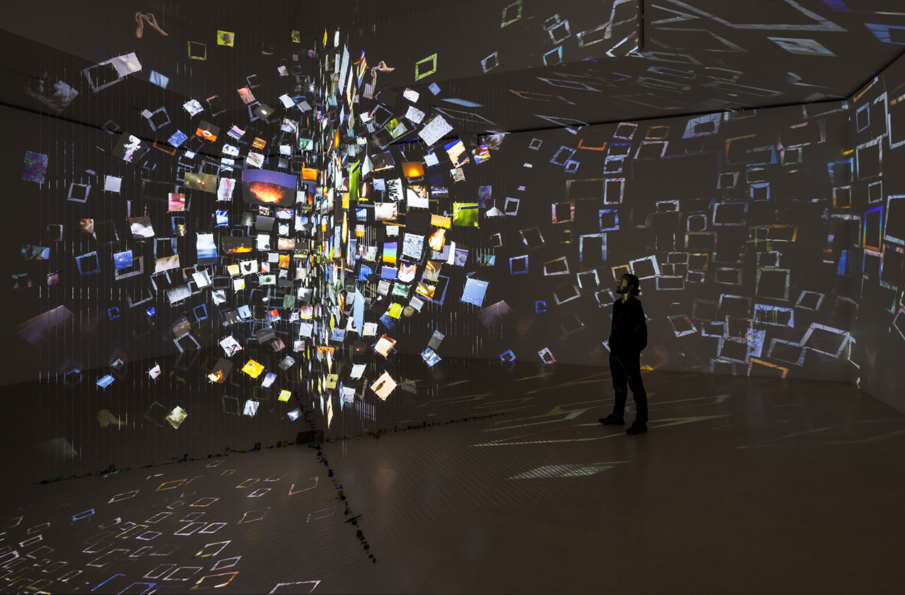 Sarah Sze, Pictures at an Exhibition, 2024, installation view, © Sarah Sze, Photo: Andrea Rossetti, Courtesy the artist and Gagosian