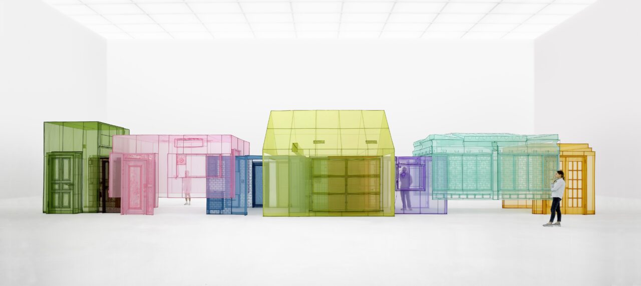 Do Ho Suh. Nest/s, 2024, Polyester, stainless steel, 410.1 x 375.4 x 2148.7 cm, Courtesy the Artist, Lehmann Maupin New York, Seoul and London and Victoria Miro. Photography by Jeon Taeg Su, © Do Ho Suh