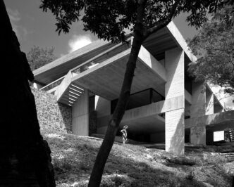Harry & Penelope Seidler House, Killara, Sydney, Australia, Photo Max Dupain, 1968 © Penelope Seidler