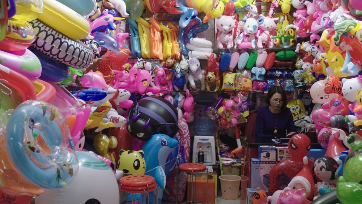 Mika Rottenberg, Cosmic Generator (Loaded #2) 2017 Single-channel video installation, sound, color; 26:36 min Dimensions variable